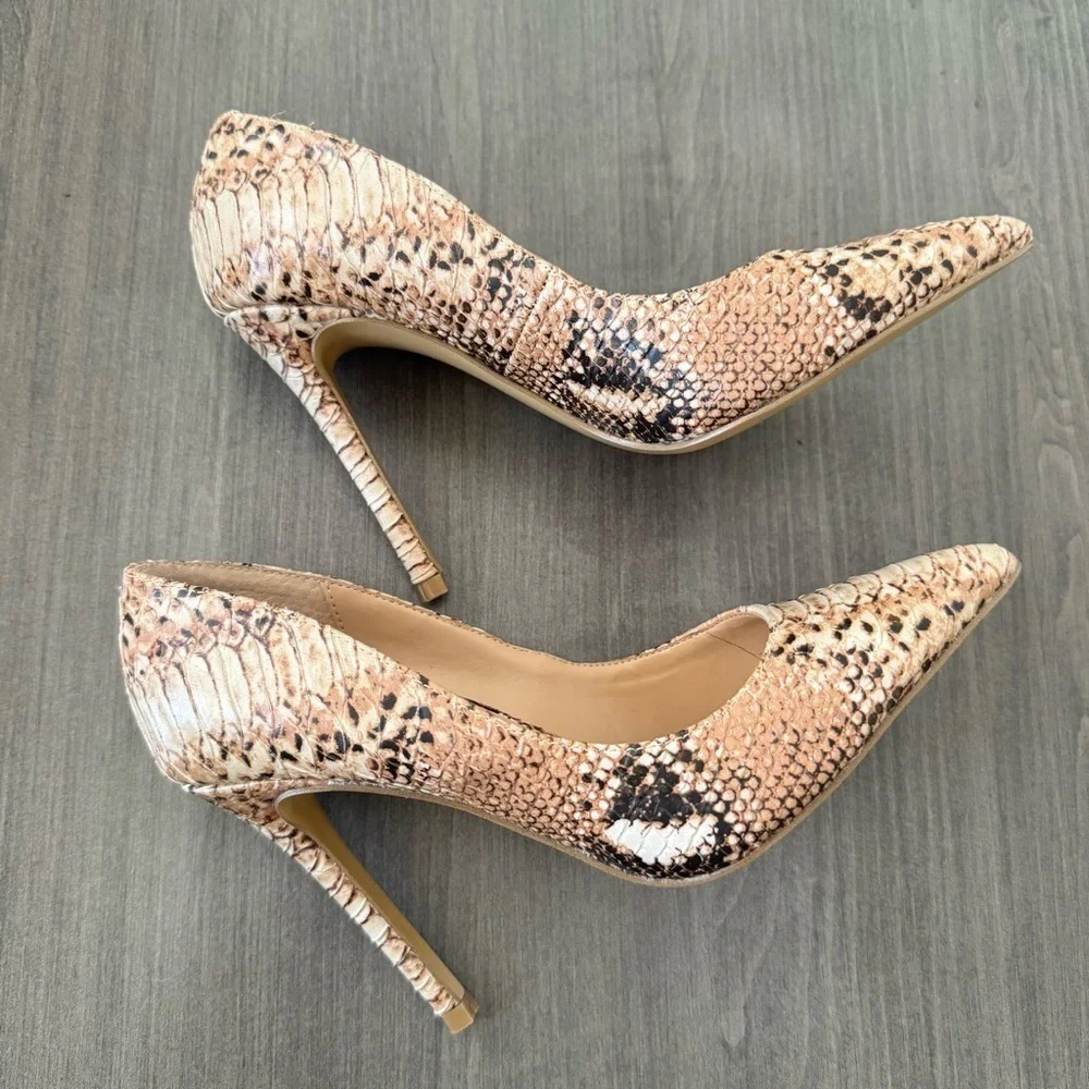 Steve Madden Evelyn Beige Snake stiletto Pointed Toe Pumps heels size 5